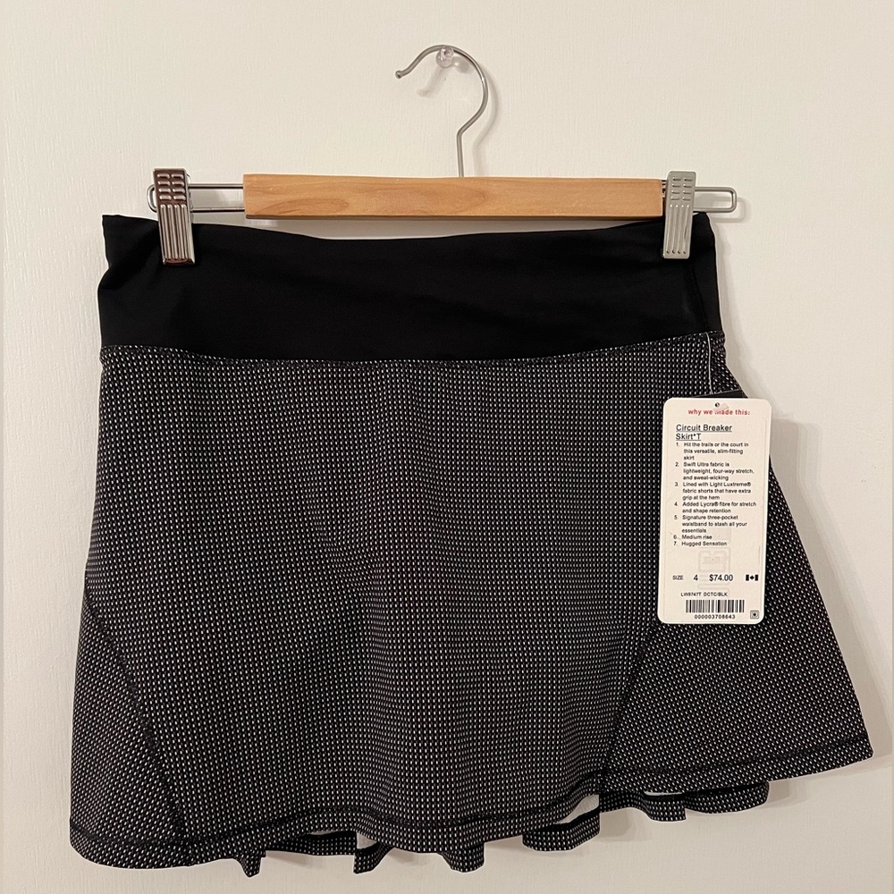 Lululemon Circuit Breaker Skirt - New with tags 🖤🤍